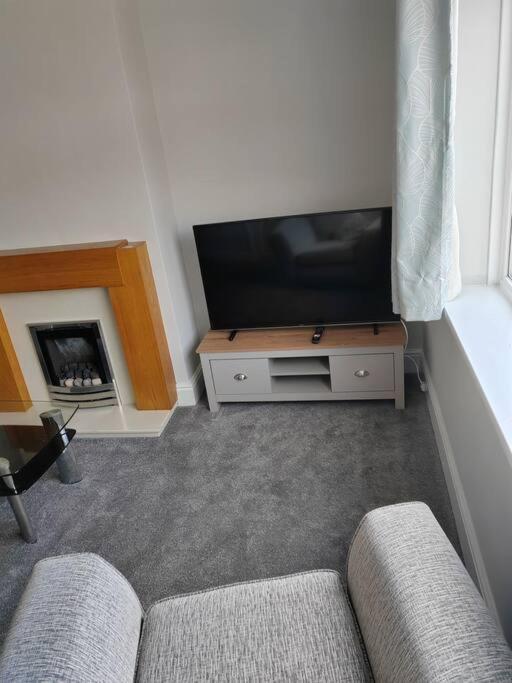 Апартаменты Cosy Brighouse 3 Bed House-Great For Contractors Экстерьер фото