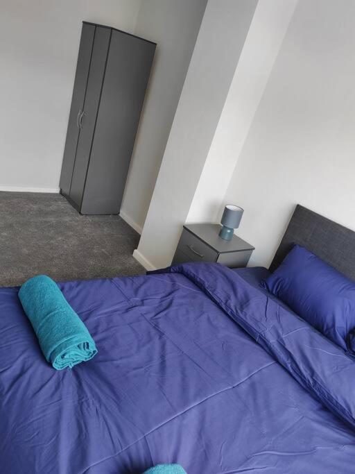 Апартаменты Cosy Brighouse 3 Bed House-Great For Contractors Экстерьер фото